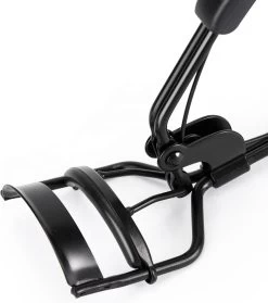 INTER-ESQUE® Wimperkruller - Eyelash Curler + 5x Gratis Extra Siliconen Pad - Zwart 9 INTER-ESQUE® Wimperkruller - Eyelash Curler + 5x Gratis Extra Siliconen Pad - Zwart -Make-Up Poeder Verkoop 1063x1200
