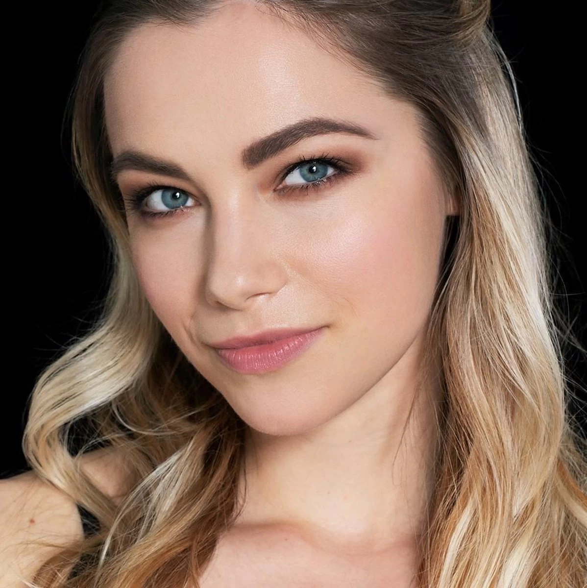 Maybelline Tattoo Brow Waterproof Wenkbrauwgel - 01 Blond 3 Maybelline Tattoo Brow Waterproof Wenkbrauwgel - 01 Blond - Afbeelding 3