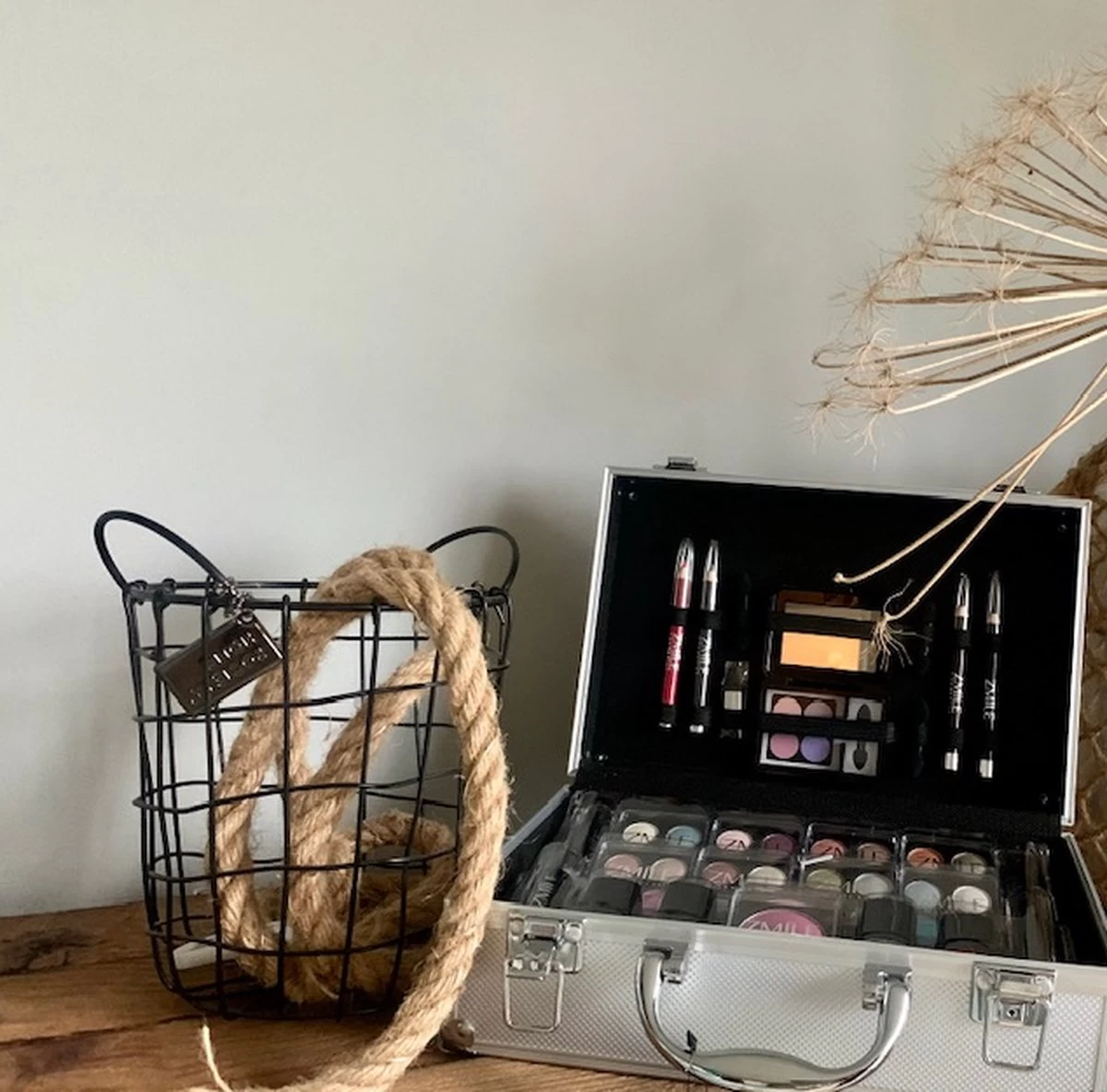 Make Up Koffer Gevuld | Cosmetics Make-Up Set 51-Delig | Make Up | Make Up Koffer Met Inhoud | Make Up Koffer 1 Make Up Koffer Gevuld | Cosmetics Make-Up Set 51-Delig | Make Up | Make Up Koffer Met Inhoud | Make Up Koffer