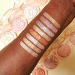 Makeup Revolution Highlight Reloaded - Golden Lights -Make-Up Poeder Verkoop 1200x1200 335