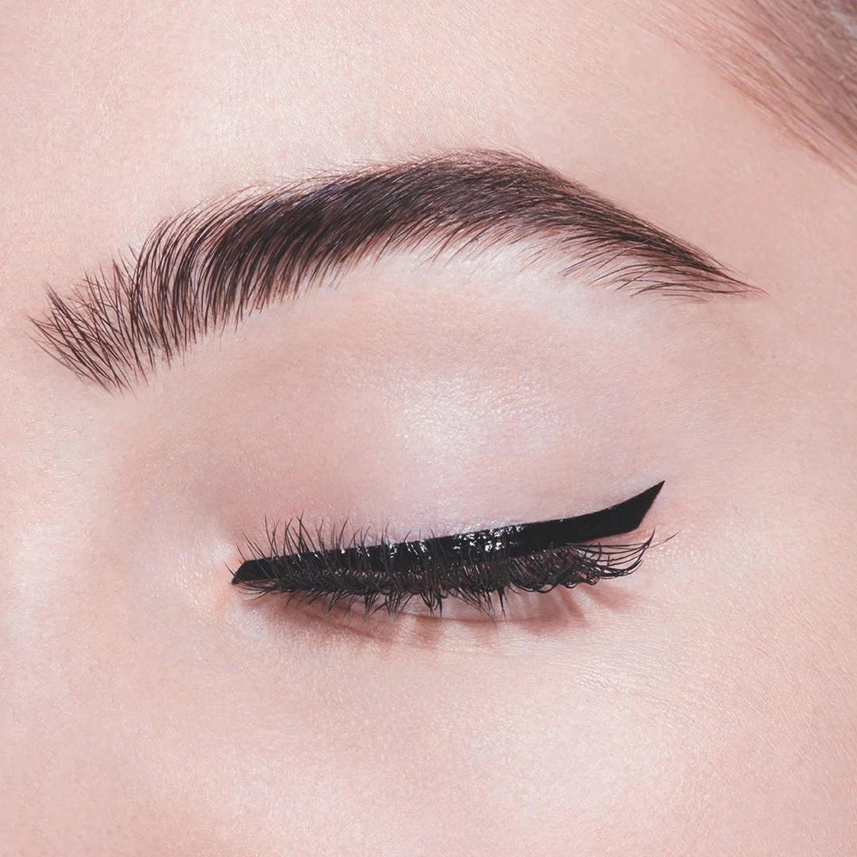 Bourjois Liner Pinceau Eyeliner - 01 Noir 4 Bourjois Liner Pinceau Eyeliner - 01 Noir - Afbeelding 4