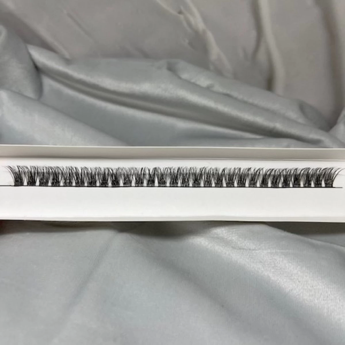 EHHbeauty - Wimpers - Wimperextensions - Lashes - Naturel - Dreamy - Cluster - 12mm - Diy Lashes - Stukjes Wimper 1 EHHbeauty - Wimpers - Wimperextensions - Lashes - Naturel - Dreamy - Cluster - 12mm - Diy Lashes - Stukjes Wimper