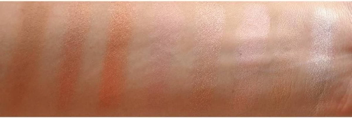 MAKEUP REVOLUTION Ultra Blush Palette Golden Sugar, 13 G 2 MAKEUP REVOLUTION Ultra Blush Palette Golden Sugar, 13 G - Afbeelding 2