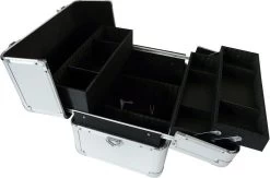 Veronica NAIL-PRODUCTS - Aluminium Koffer - Zilver - 3 Vaks - Draagriem En Afsluitbaar - Beautycase Voor Nagel, Pedicure, Manicure, Visagie, Make-up, Kapper Spullen. -Make-Up Poeder Verkoop 1200x791